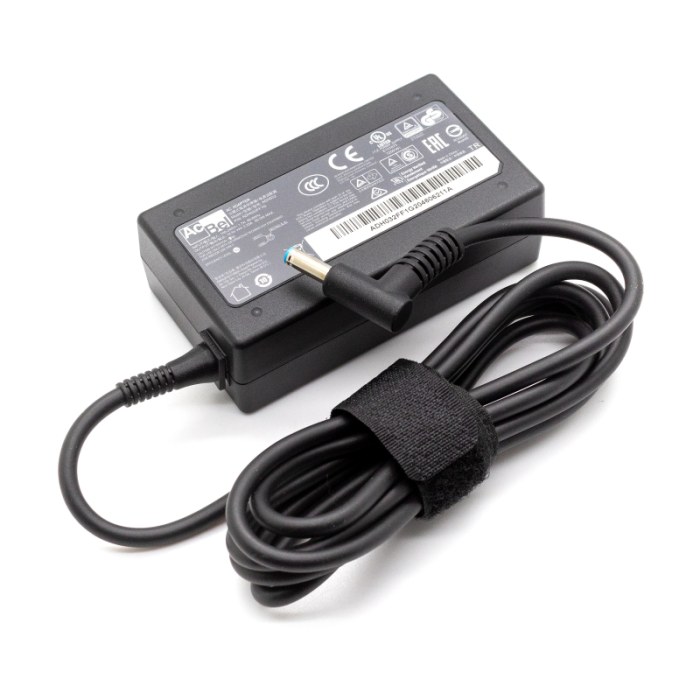 HP Oplader kleur bauw 65 W met kabel 1.70 cm / Plug (buiten / binnen ) 4,5 mm x 3,0 mm.